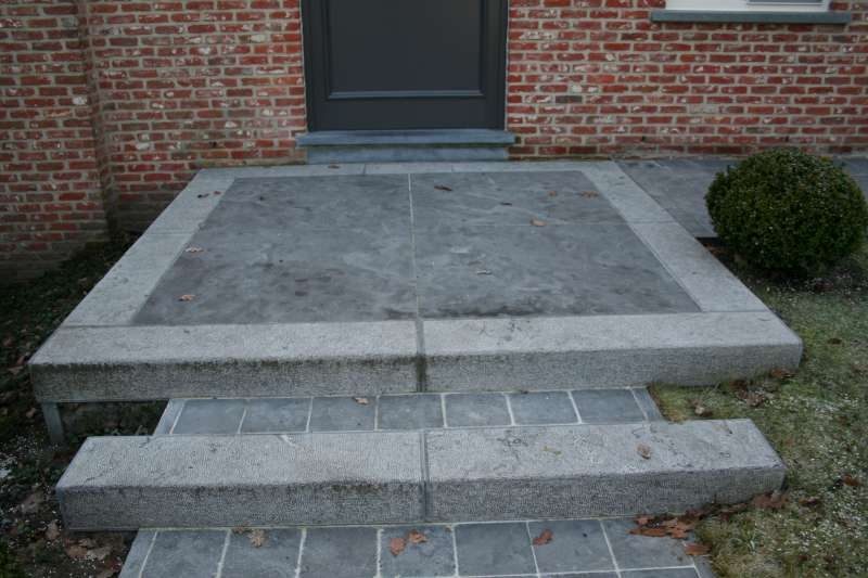Trappen in gebouchardeerd graniet — foto 4